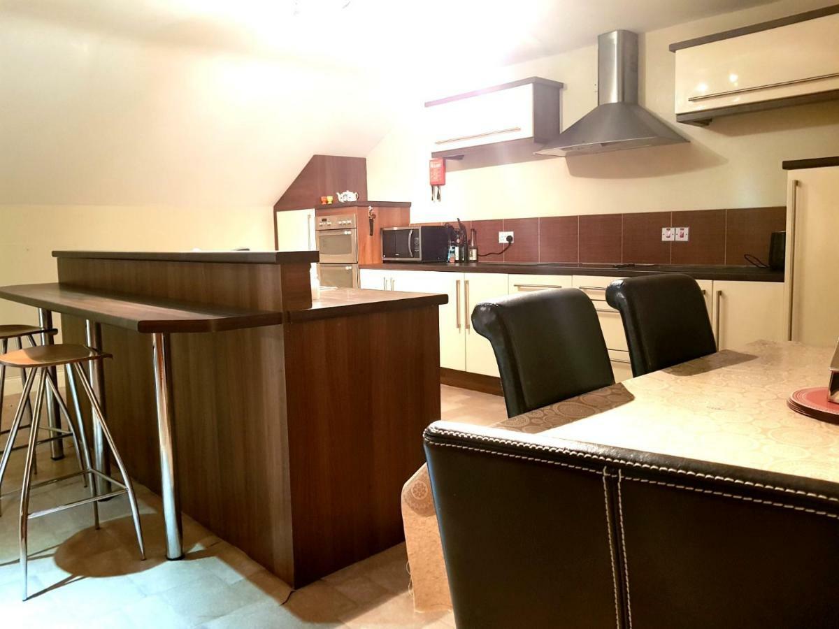 Ethan House Holiday Suites Килларни Экстерьер фото