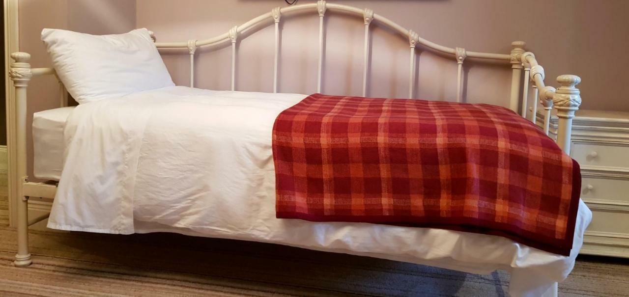 Ethan House Holiday Suites Килларни Экстерьер фото